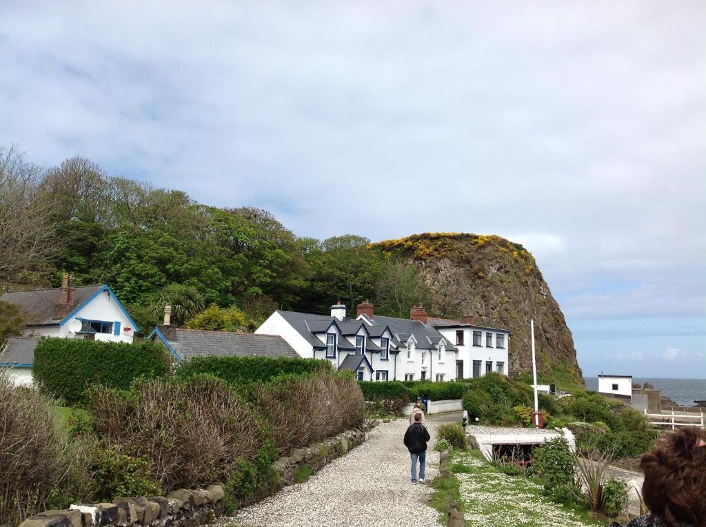Garron View Bed & Breakfast Cushendall Exterior photo